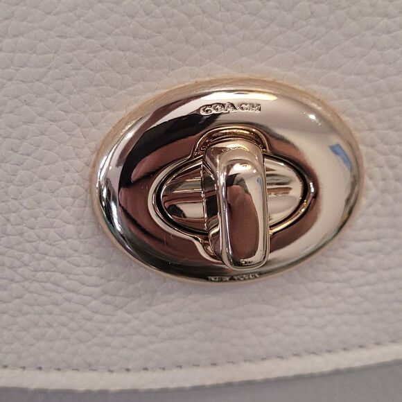 COACH Turnlock White Pebbled Leather Hobo Bag New - Picture 7 of 13